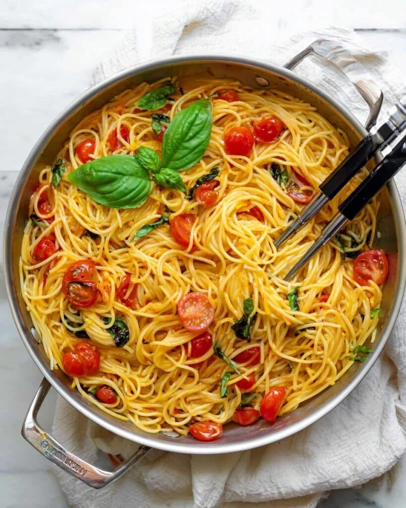 One Pan Pasta with Cherry Tomatoes, Spinach, and Basil Recipe