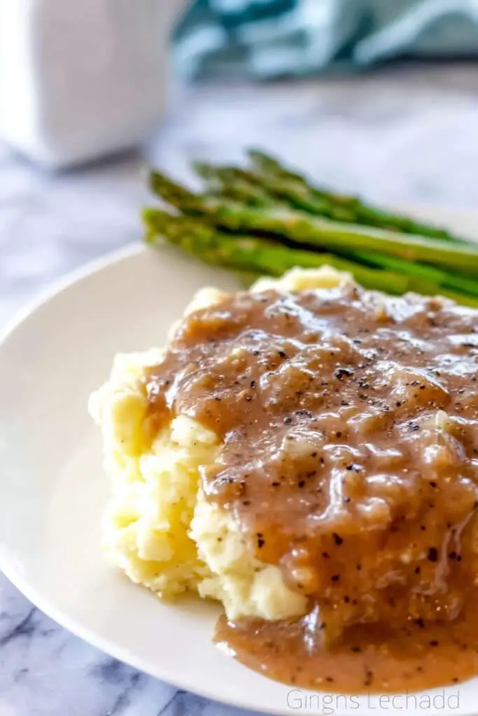 Crock Pot Cube Steak with Creamy Mushroom Gravy Recipe