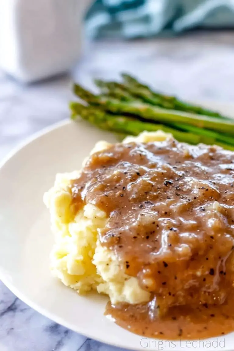Crock Pot Cube Steak with Creamy Mushroom Gravy Recipe